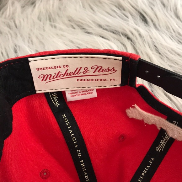 Snap back retro Bulls hat - Picture 4 of 5